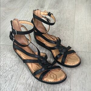 Born  Brand New Black Leather Sandals
